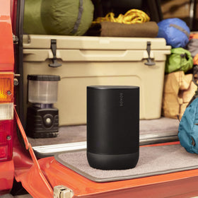Move 2 delivers clear audio outdoors during a small gathering.
