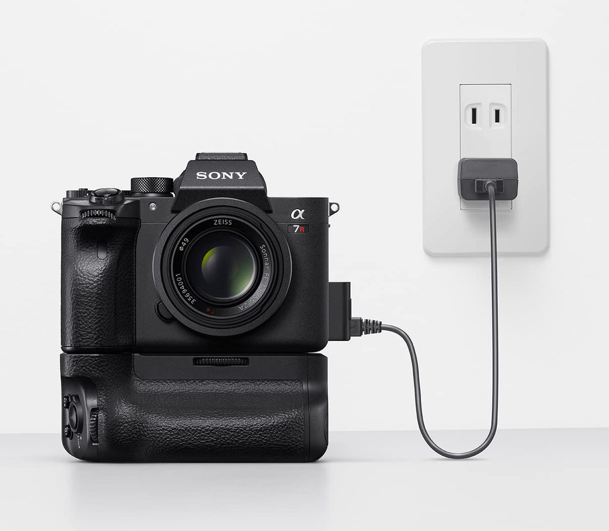 Sony Alpha a7R IV A – 15-stop dynamic range for rich shadows and highlights