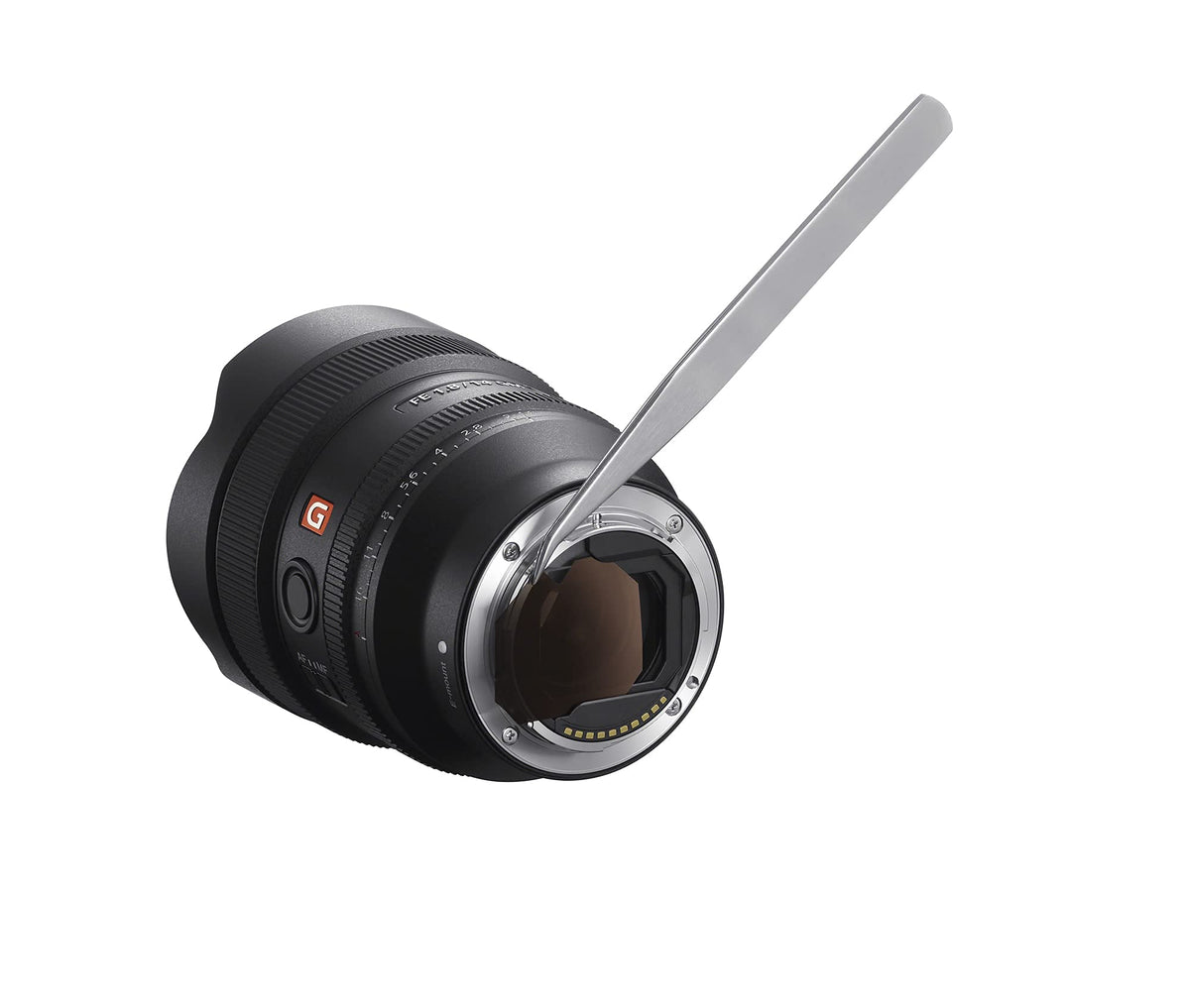 Sony FE 14mm F1.8 GM de-clickable aperture ring for silent video control.