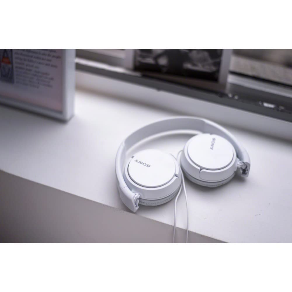 Sony MDR-ZX110AP compact design perfect for commuting and travel.