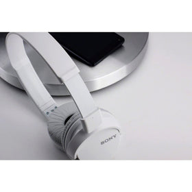 Sony MDR-ZX110AP white design ideal for everyday listening.