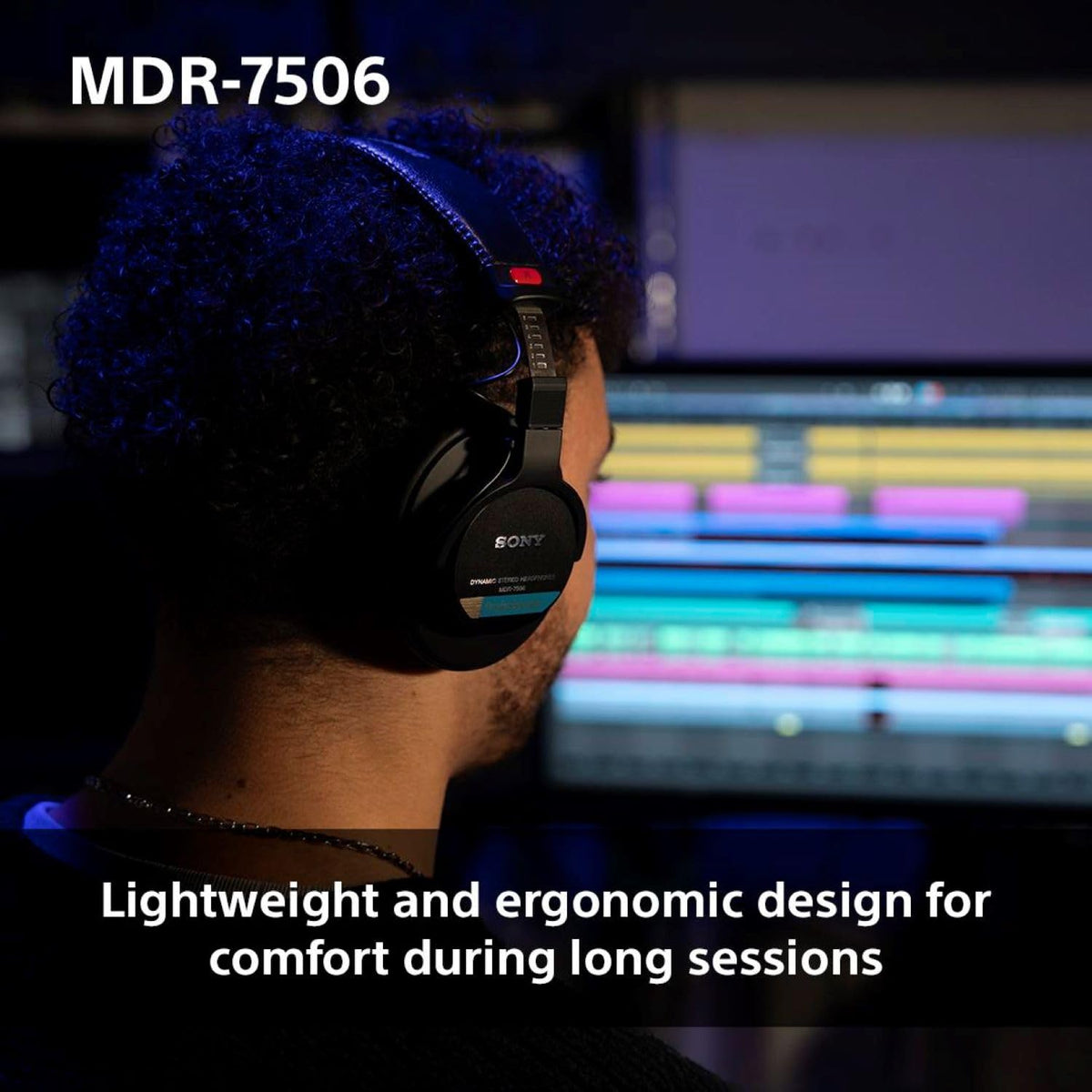 Sony MDR7506 gold connectors and sturdy build ensure stable signal transmission.