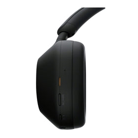 Sony WH-1000XM5-B charging case for travel and storage