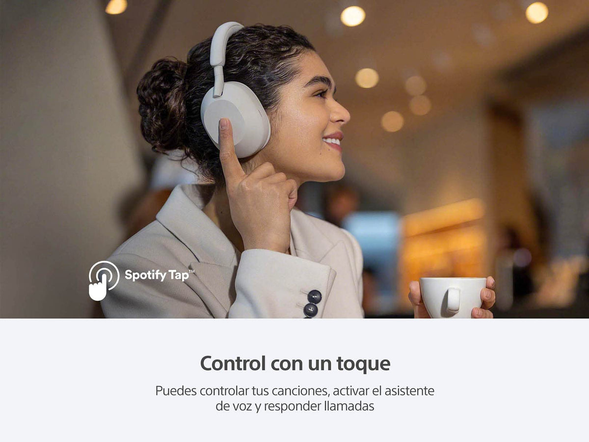 Sony WH-1000XM5 pairing with two devices via Bluetooth for seamless switching.