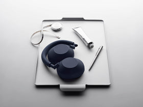Sony WH-1000XM6 up to 30 hours of playback on a single charge