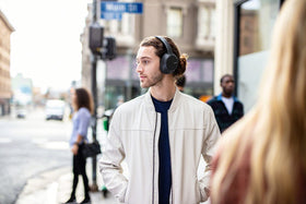 Sony WH-CH710N mic call quality indicating clear hands-free calls.