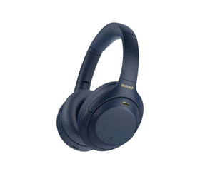 Sony WH-1000XM4 quick-charge demo showing 5 hours after 10 minutes.
