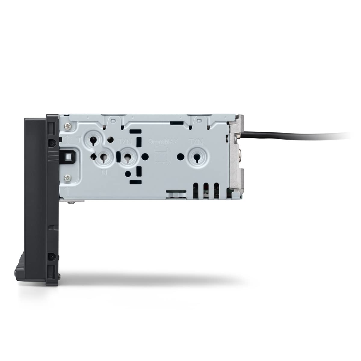 Sony XAV-AX3200 gold plated preamp outputs provide clean audio across speakers.