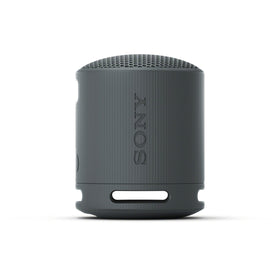 Sony SRS-XB100 poolside wet proofing demonstration, worry-free outdoor playback
