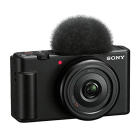 Sony ZV-1F wide-angle 20mm lens captures full scenes for vlogs and selfies