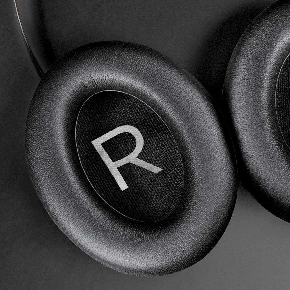 SOULWIT Bose NC700 earpads ergonomic-design for long listening sessions.