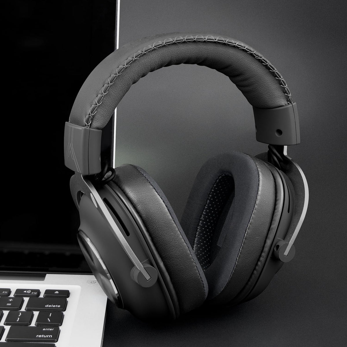 SOULWIT earpads installation guide image simplifies quick headset upgrade