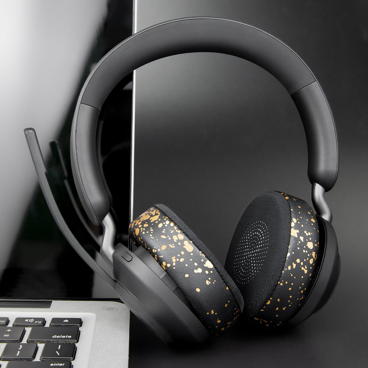 SOULWIT cooling gel earpads on Elite 45h On-Ear maintain comfort and fit.