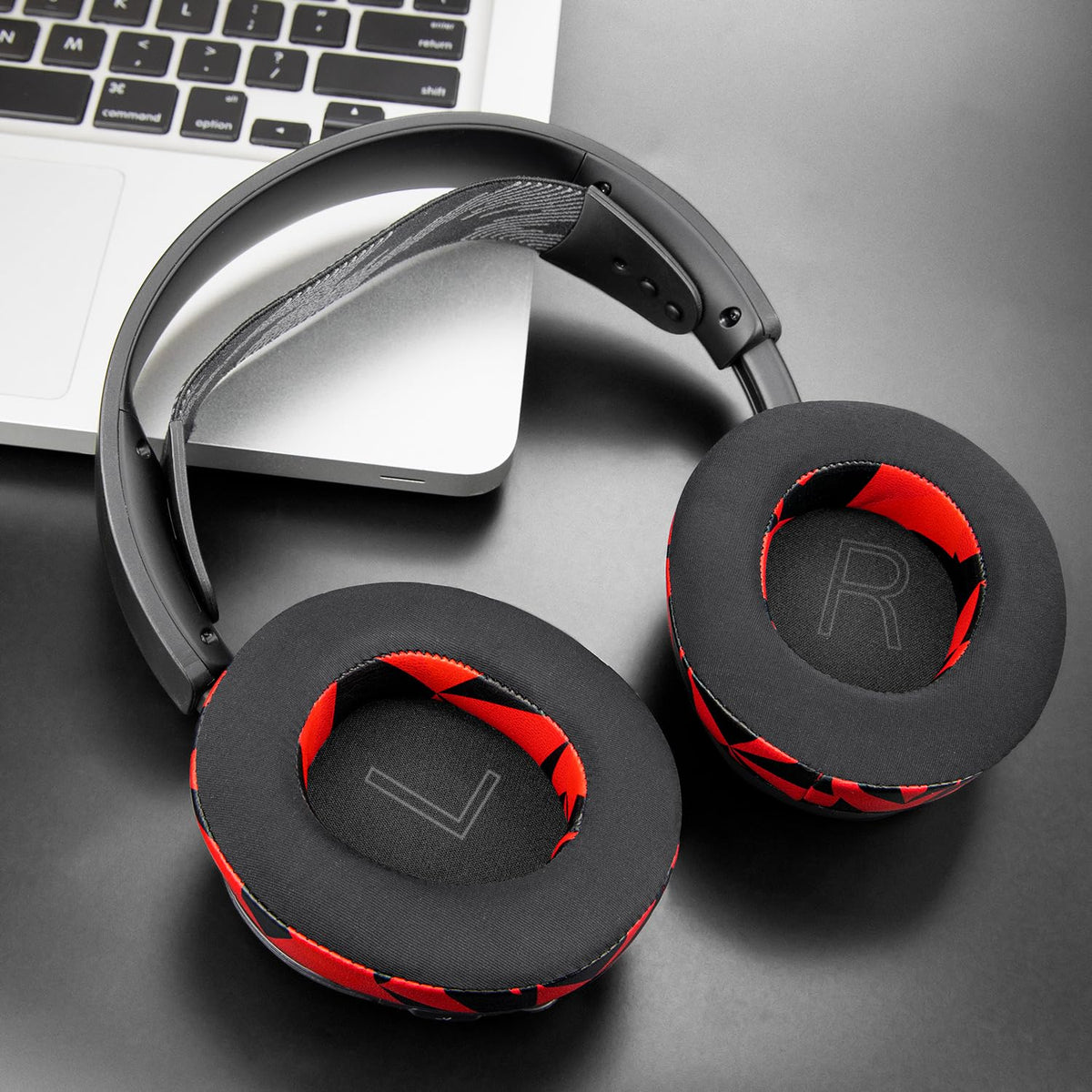 SOULWIT sweat-absorption ear pads improve comfort during gaming and music