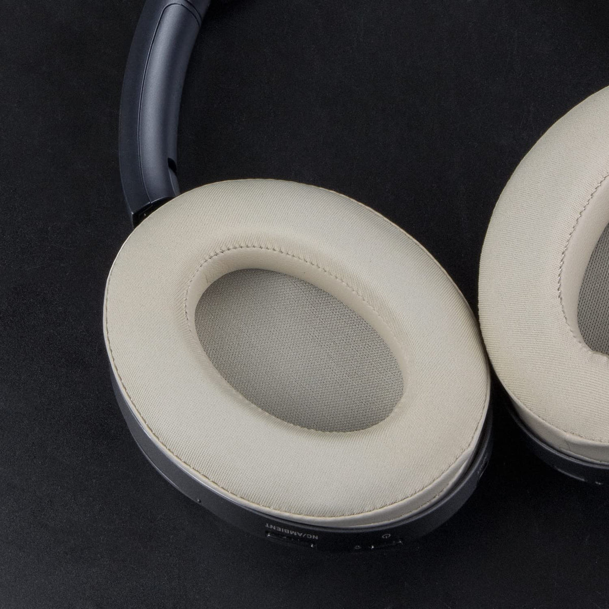 SOULWIT WH-1000XM3 earpads close-up of Ice Silk fabric and cooling-gel layer
