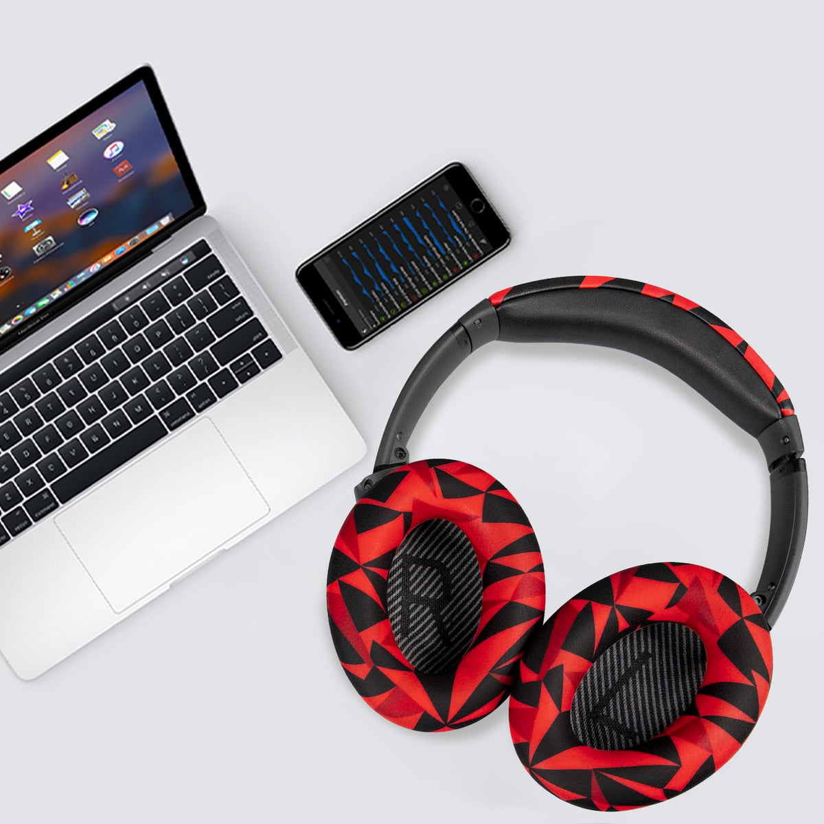 SOULWIT close-up of protein leather ear pad texture, provides durable soft touch