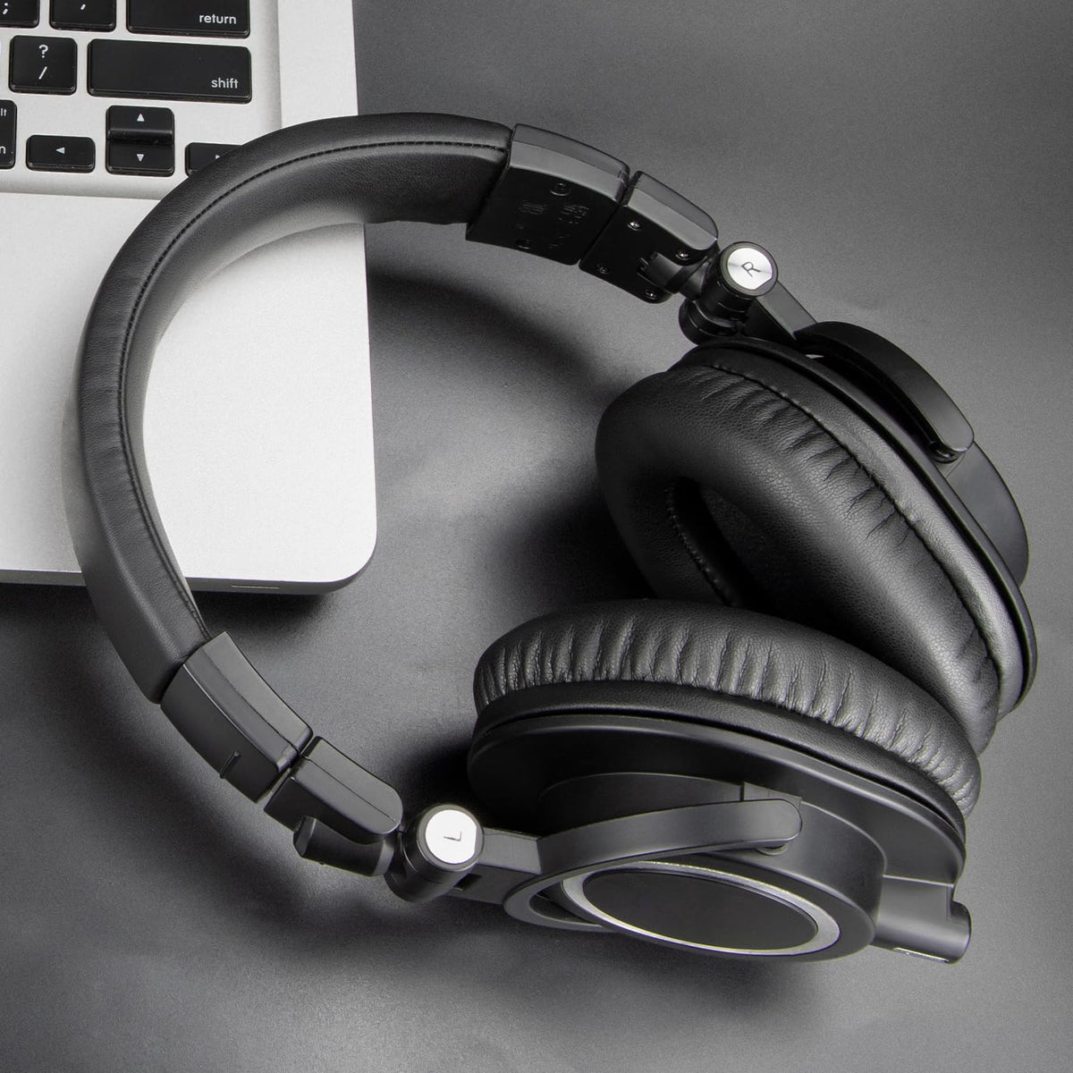 SOULWIT model-coverage earpads work across multiple headphones for versatile compatibility.