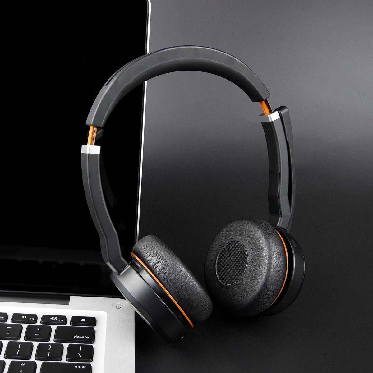 SOULWIT Earpads high-density foam improve isolation for clearer calls.