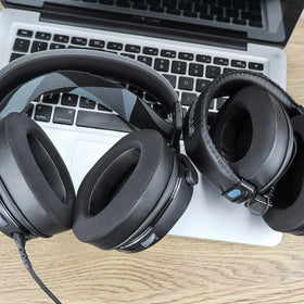 SOULWIT earpads on Turtle Beach Stealth reduce heat buildup.