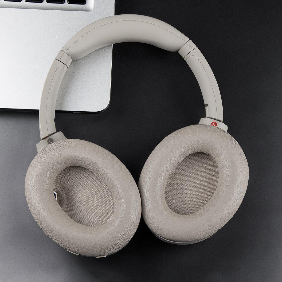 SOULWIT foam and protein leather earpads for durable, comfortable wear