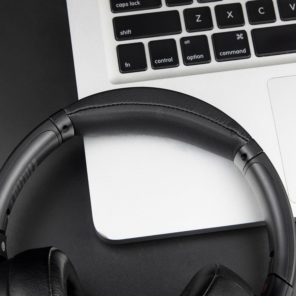 SOULWIT headband installed on WH-XB900N headphones illustrating restored cushioning