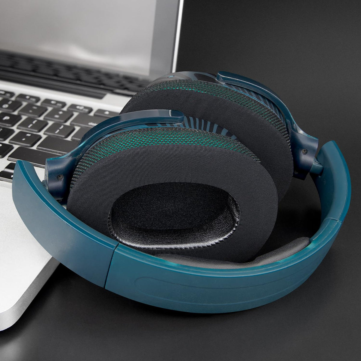 SOULWIT refreshed look for headphones with cooling cushions