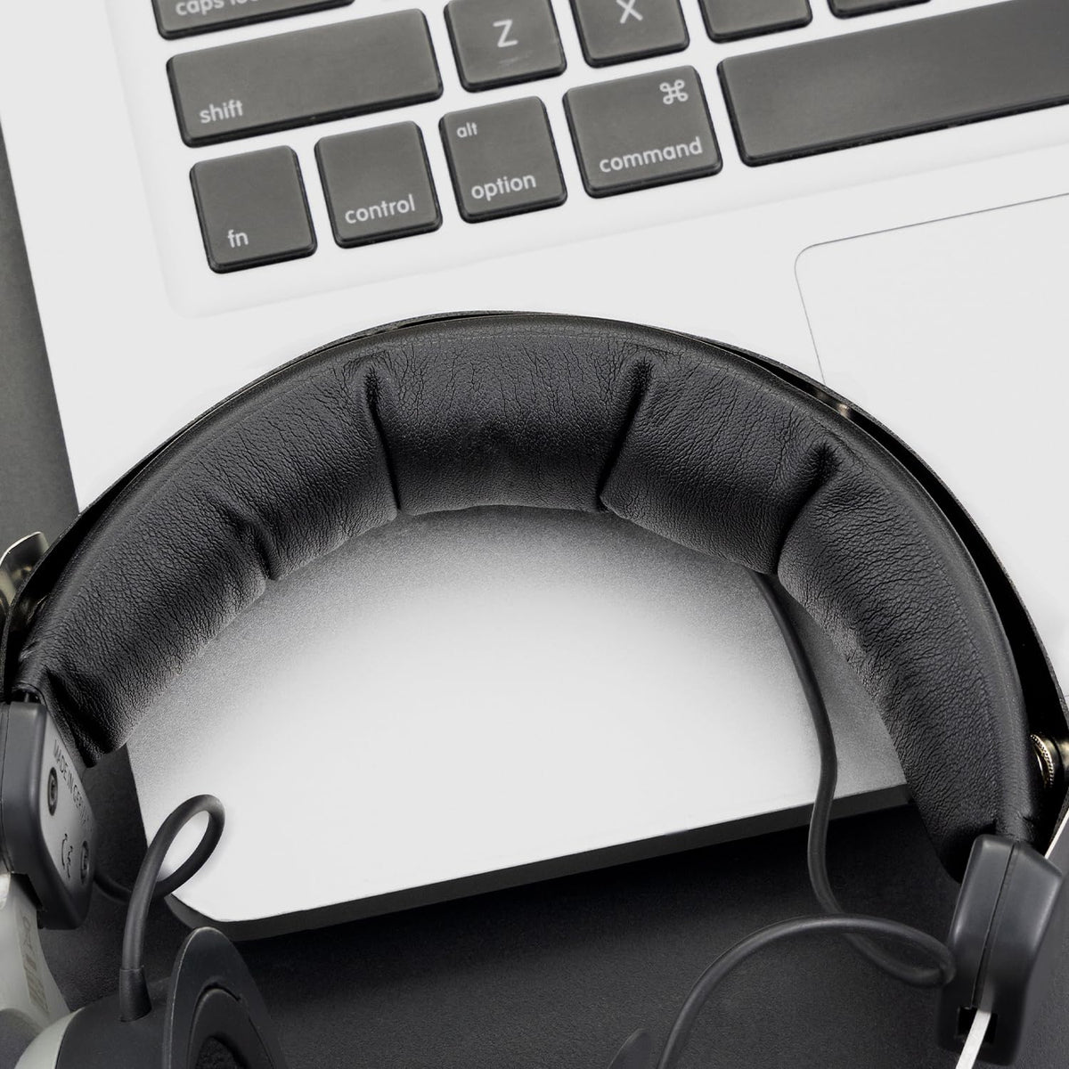 SOULWIT headband cover for HS200 refreshes the strap with leather