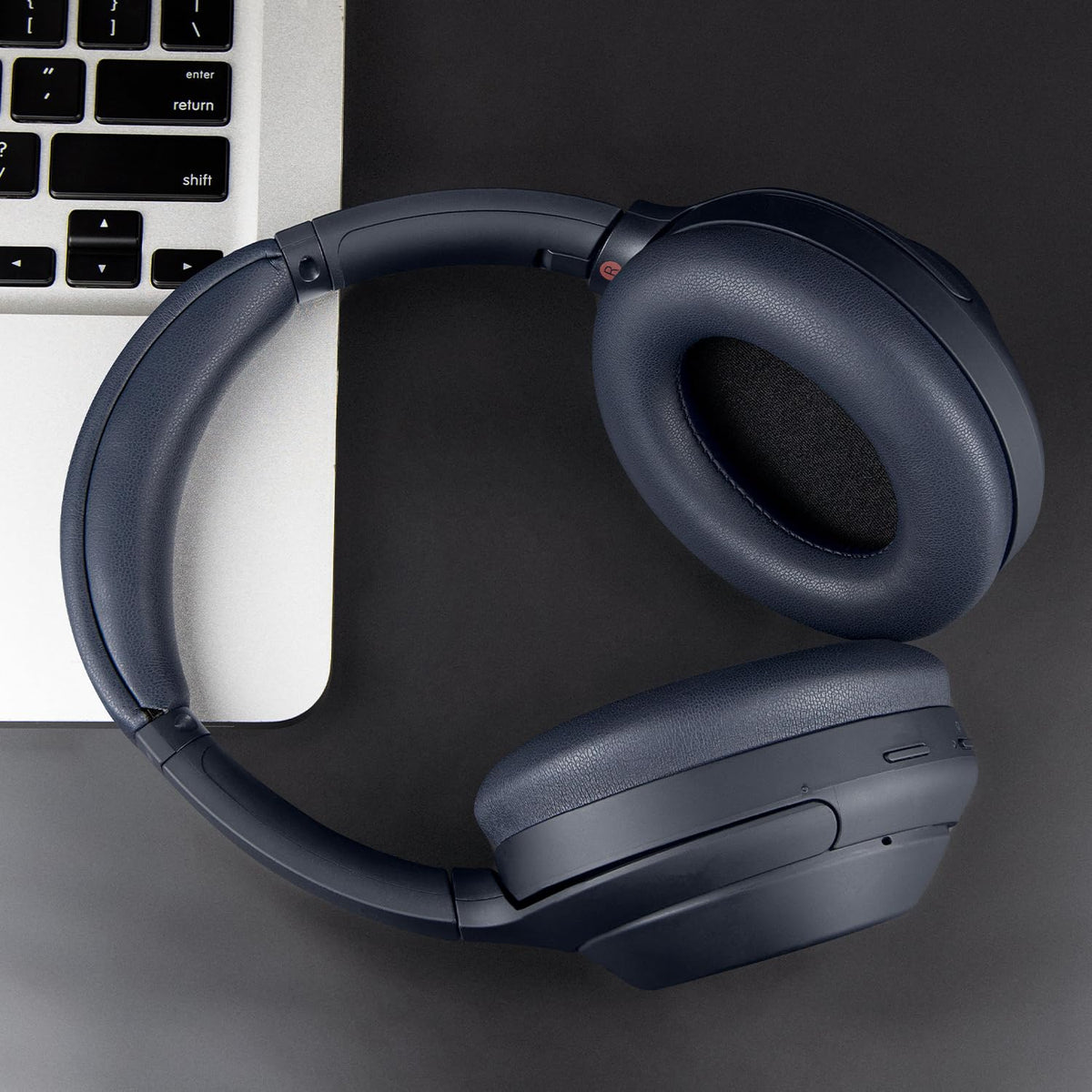 SOULWIT compatibility label close-up, confirms fit for WH-1000XM4 headphones