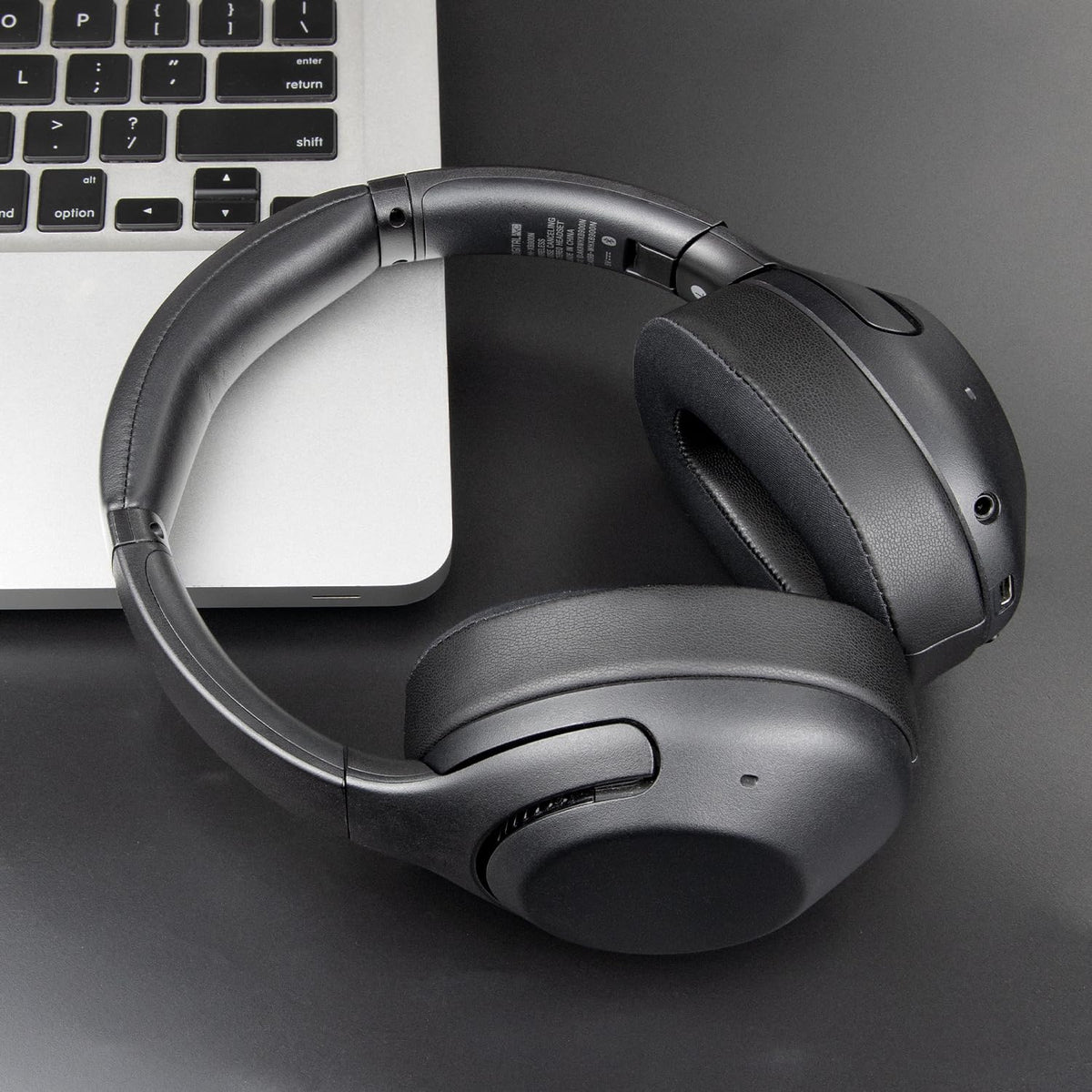 SOULWIT commuter using headphones outdoors, boosts long-wear comfort
