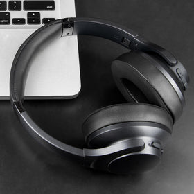 SOULWIT lifestyle commuter wearing headphones showcasing cooler long-wear comfort
