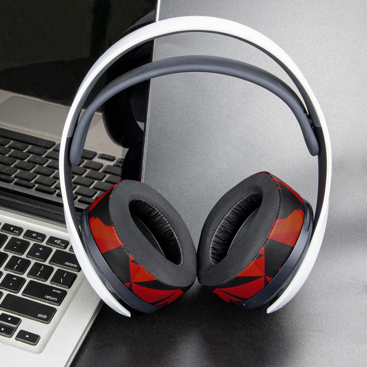 SOULWIT precise-earpad shaping preserves soundstage and comfort.