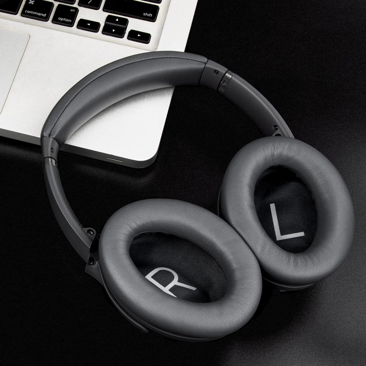 SOULWIT QC45 earpads side view highlighting durable stitching for longevity.
