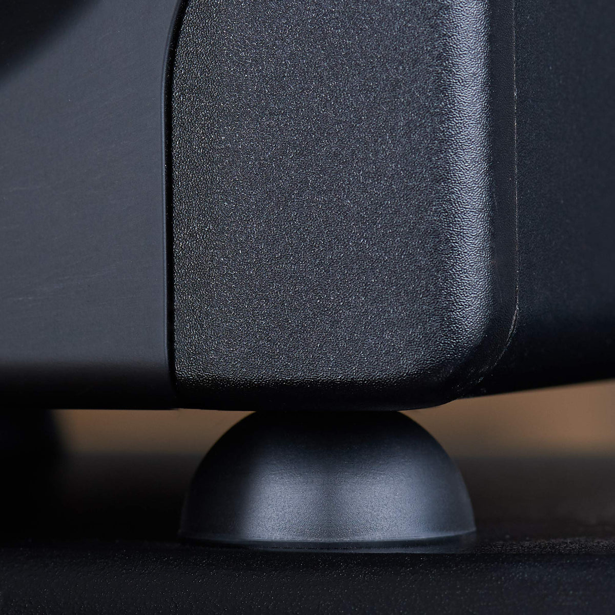 Sound Addicted Subble discreet bumper feet prevent slipping of compact audio gear