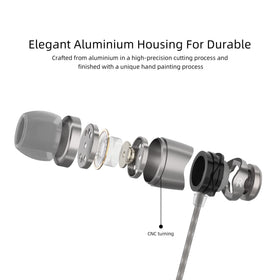 SoundMAGIC aluminium housing close-up highlighting durability and premium texture