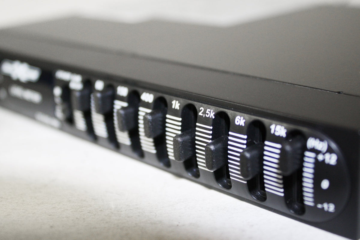 SoundXtreme rear connections view showing inputs, outputs, and power