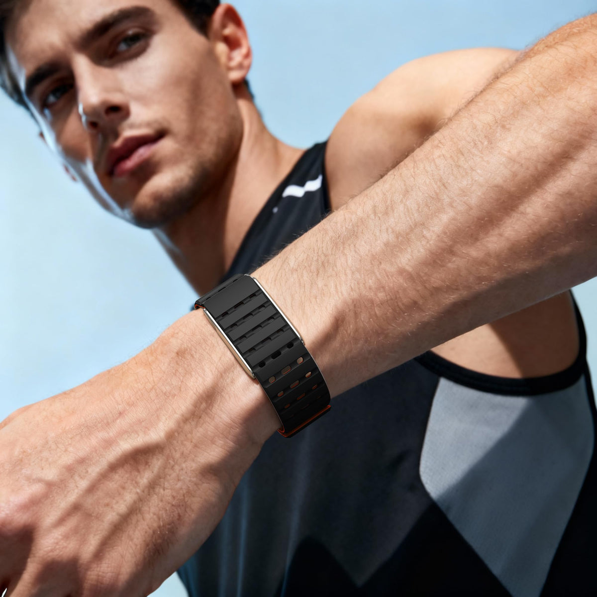 Spapoy Band magnetic lock delivers quick secure attachment for sport and daily wear.