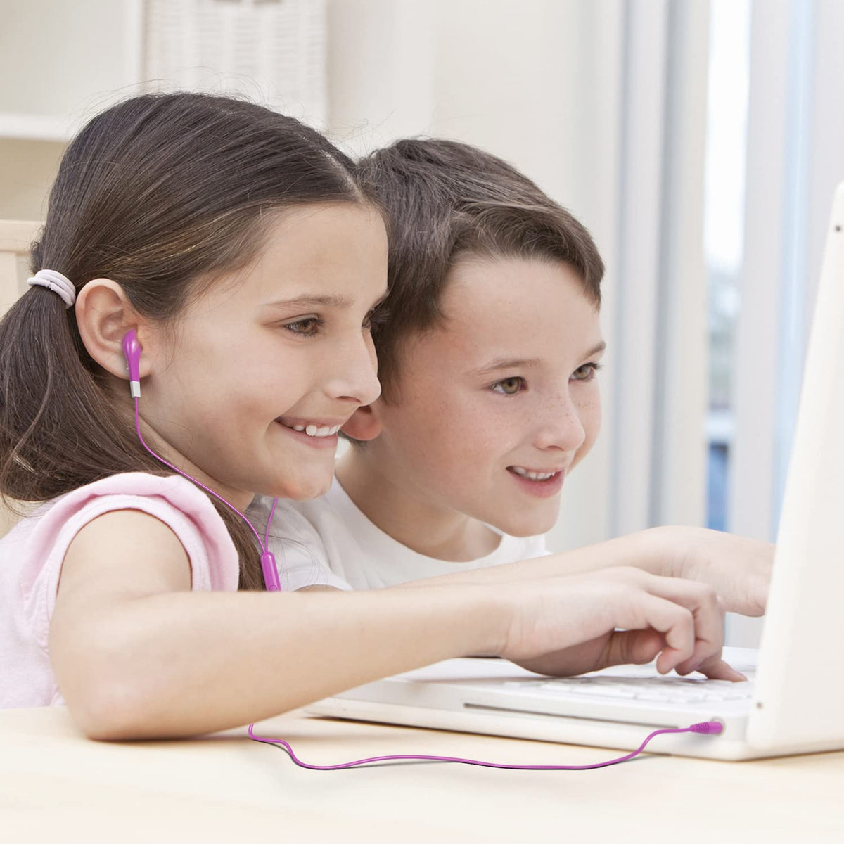 SP Soundpretty bulk earbuds unpacked in classroom, ready for student use throughout the day