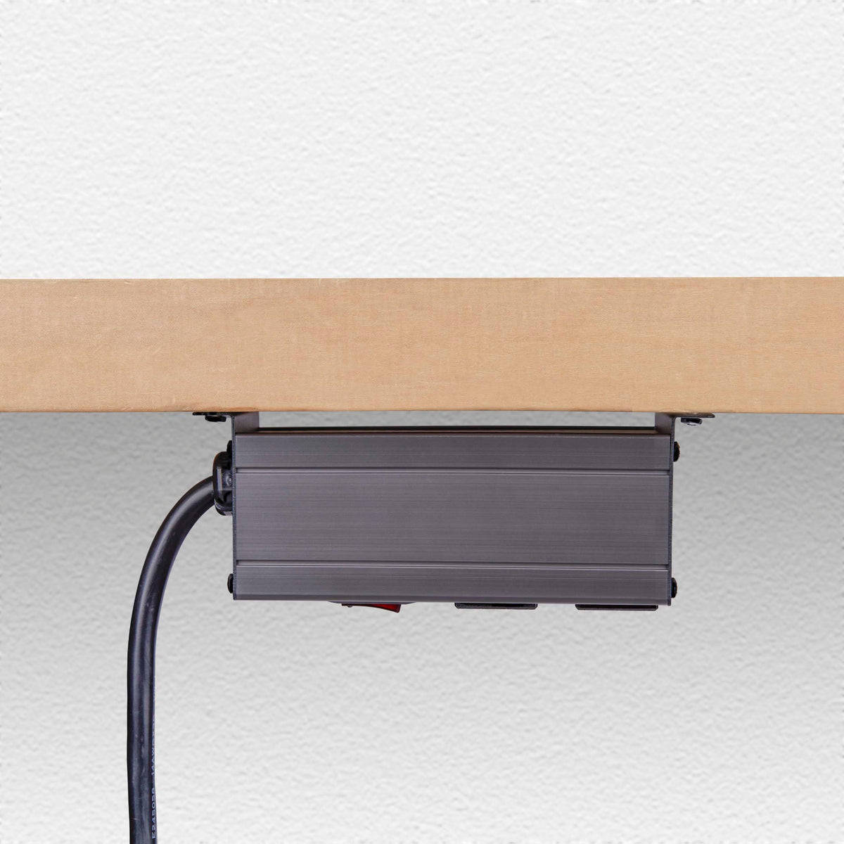 StarTech.com aluminum housing provides rugged durability in busy environments