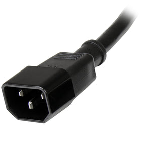 StarTech.com molded strain relief close‑up that prevents connector stress and extends life