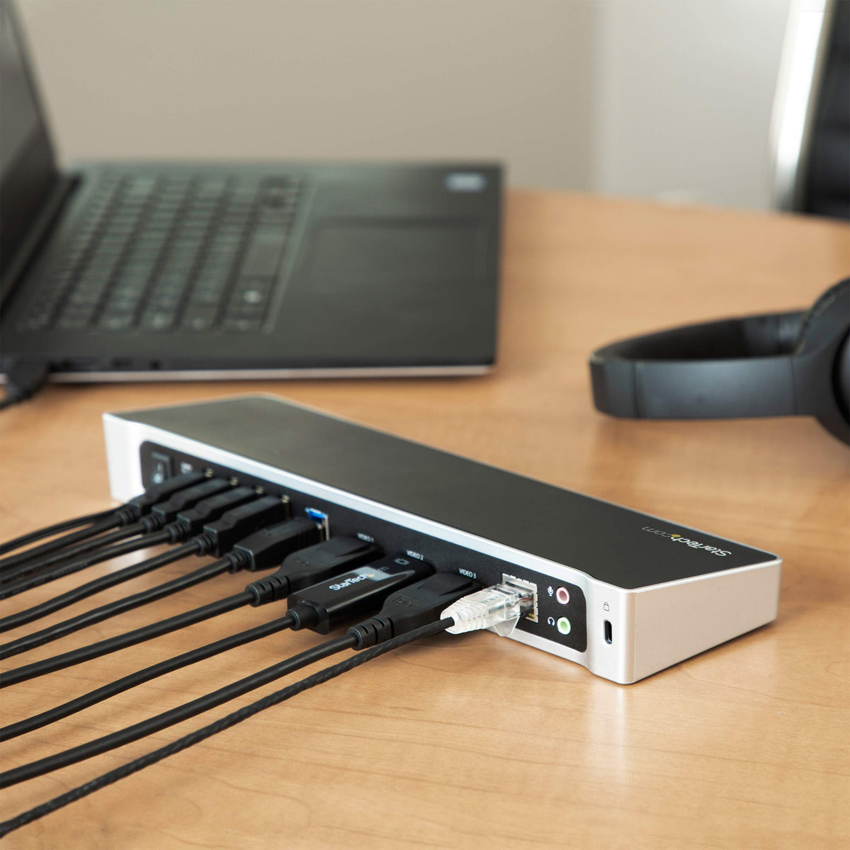 StarTech.com compatible with Windows and Mac supports cross-platform use