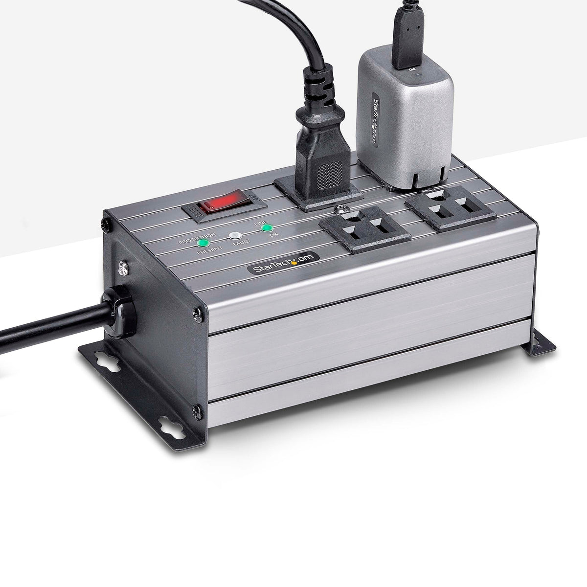 StarTech.com widely spaced outlets prevent plug blockage and improve access