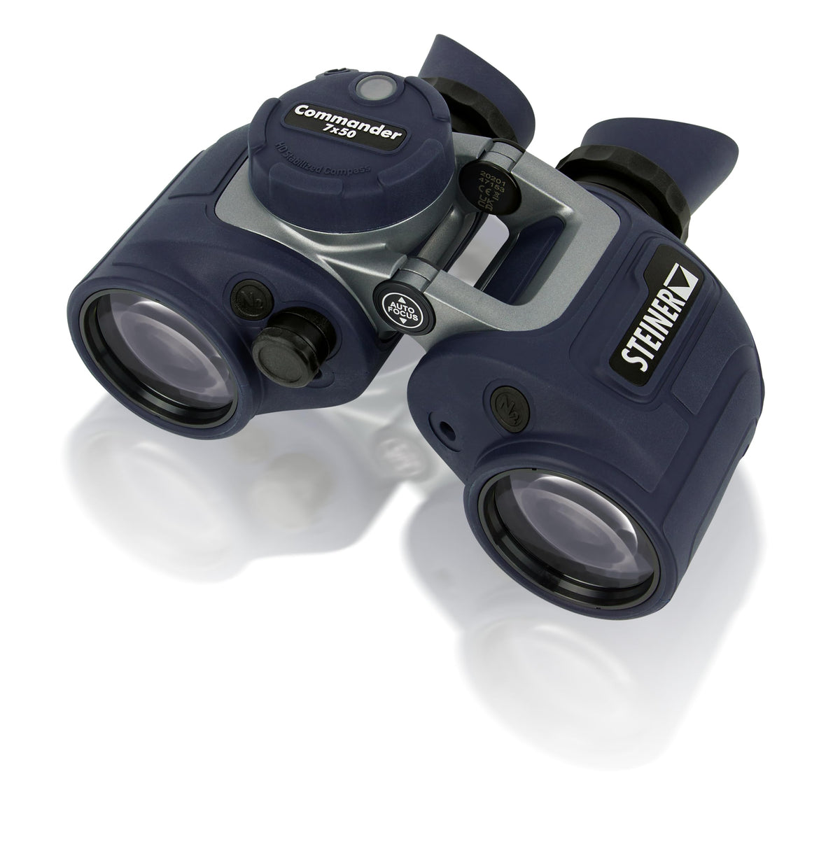 Steiner Commander 7x50 with HD compass display aids navigation in rough seas.