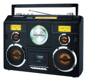 Studebaker Sound Station front view with retro design and dual 5W channels.
