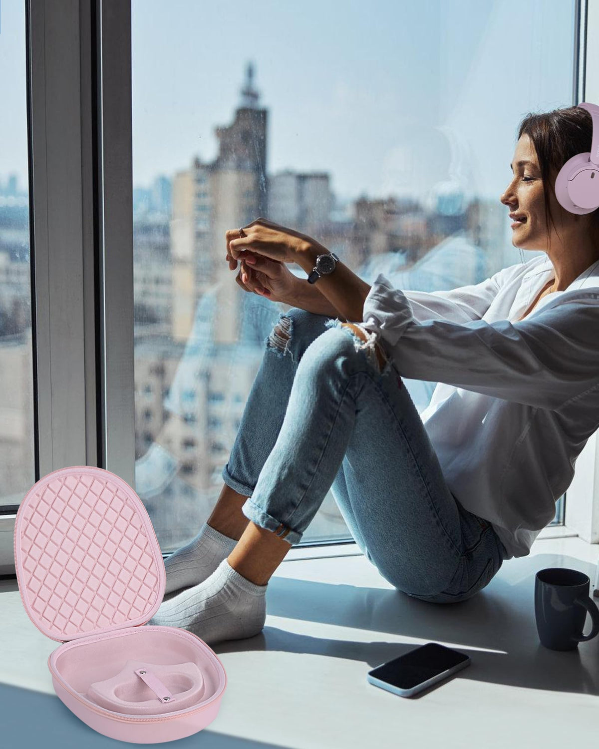 Stukcaze case-only packaging emphasizes protecting accessories without including headphones.