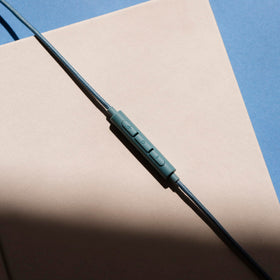 Sudio V3 Essential built-in microphone enhances calls and online meetings