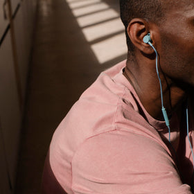 Sudio V3 Essential 10 mm drivers provide clear, balanced sound and better voice pickup