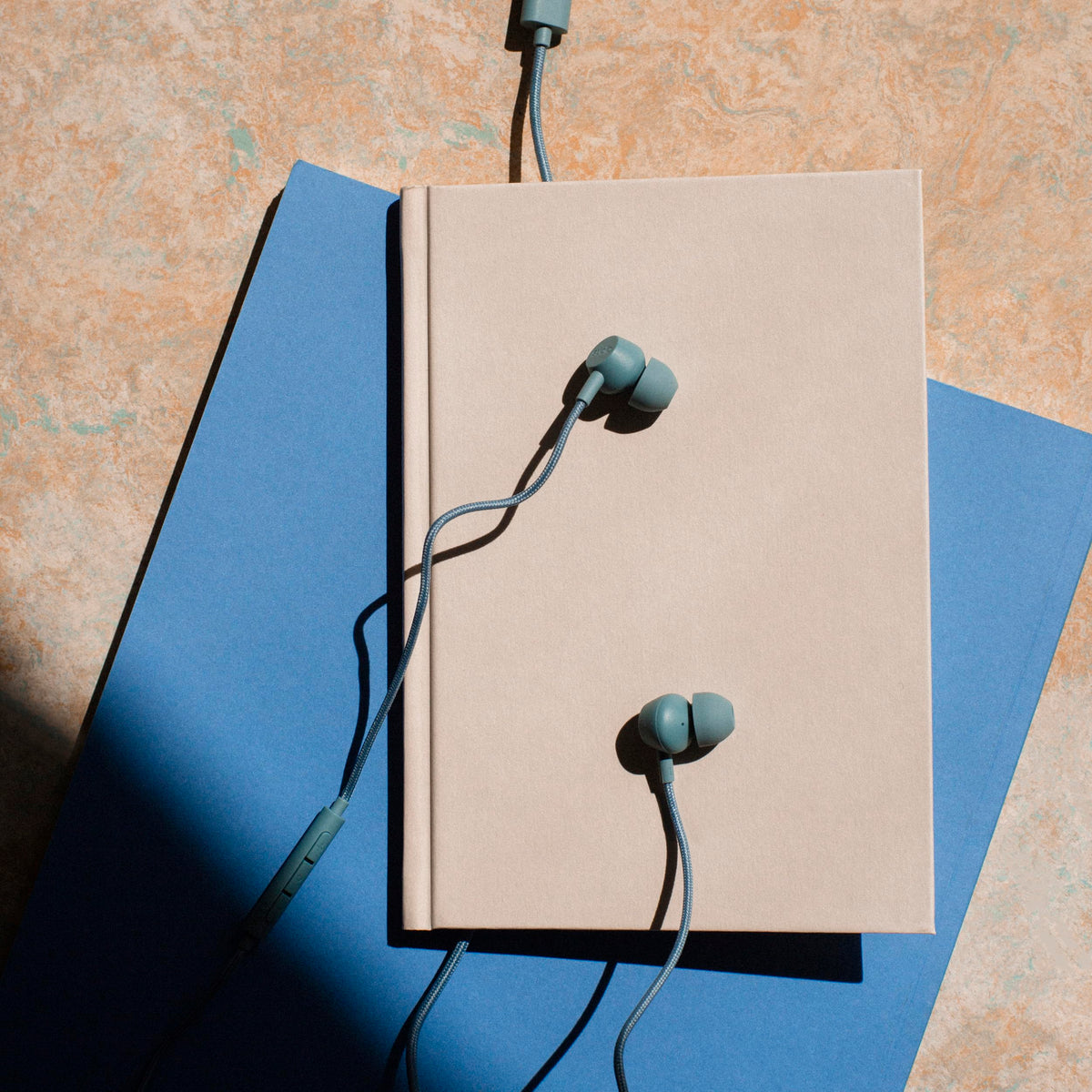 Sudio V3 Essential in-ear fit reduces sound leakage for private listening