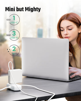 SUPERDANNY flat plug design perfect for saving space in tight setups.