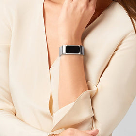 Surundo athletic daily-wear band suited for workouts and casual events.