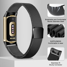 Surundo polished-edge mesh band adds a luxurious look.